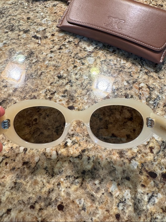 celine triomphe sand beige sunglasses - Picture 5 of 7